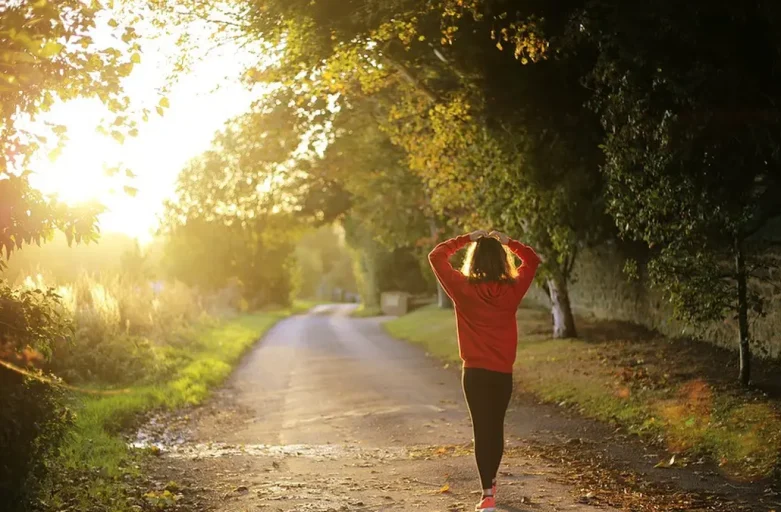 Tips Sehat Berjalan Pagi